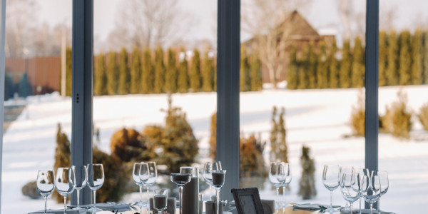 Alquiler de Espacios para Fiestas y Celebraciones Corporativas en Pirineus · Comida / Cena de Navidad